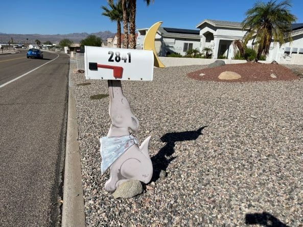 Dog Balancing Mailbox Lake Havasu City AZ