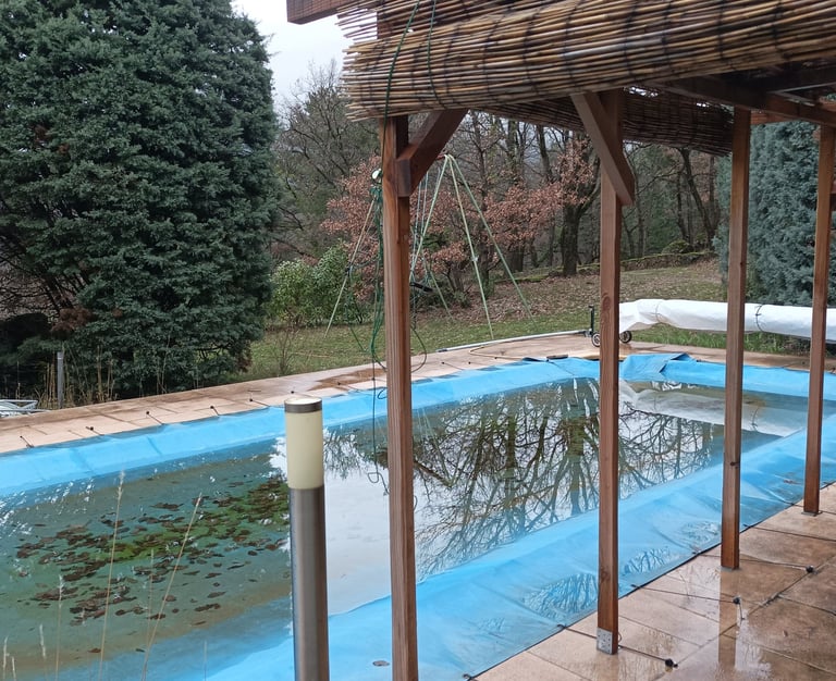 All  swimming abandoned