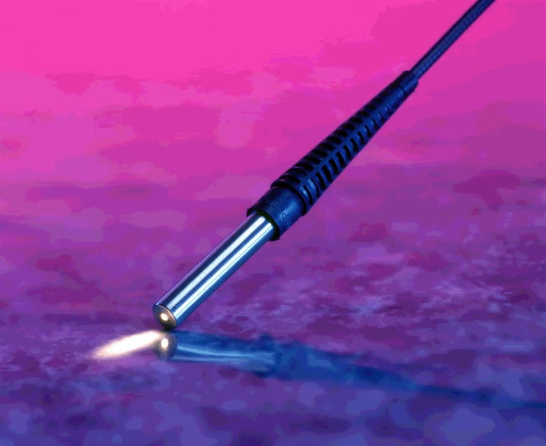 Reflectance probe for color analysis and spectroscopy of solids and surfaces