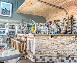 Sandbar restaurant next door to Umdloti self catering holiday apartment