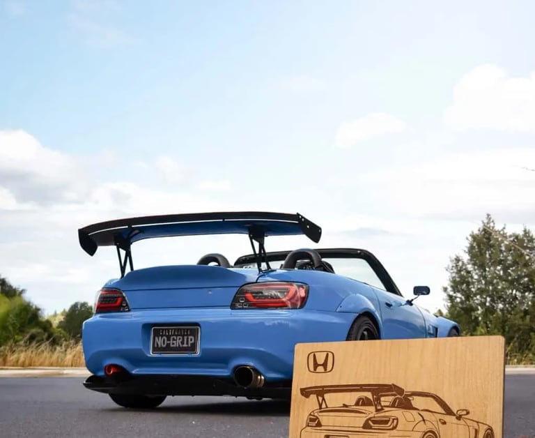 Honda S2000 bleue gravée au laser