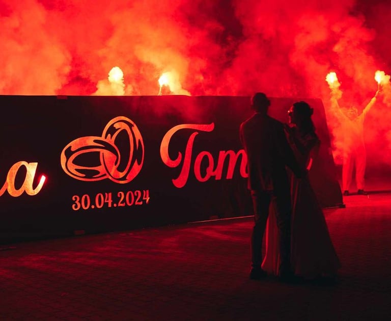 baner weselny imiona nowożeńców pirotechnika race morskie stroboskopy atrakcja weselna