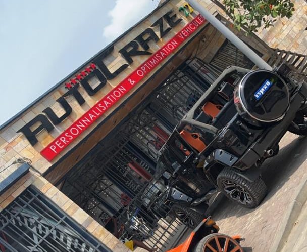 façade autocraze 229