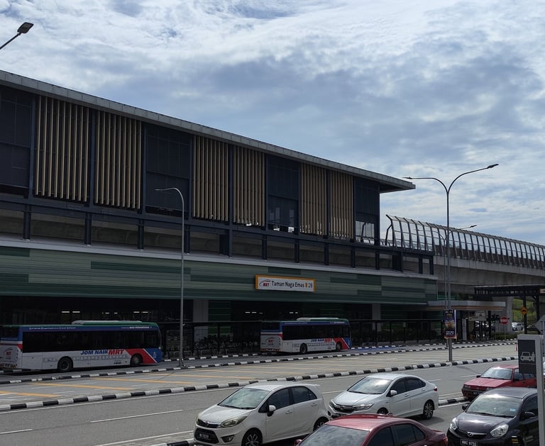 Taman Naga Emas MRT