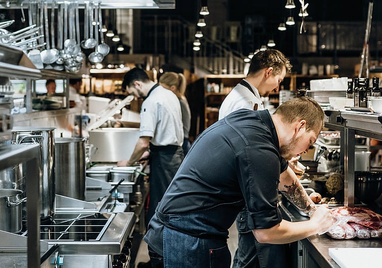 PROFESSIONAL VACUUM MACHINES FOR FOOD SERVICE & CATERING