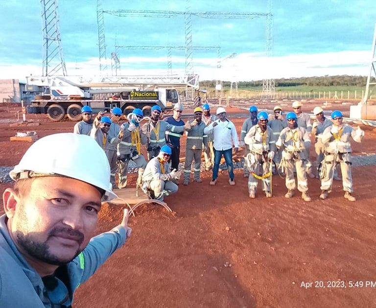 Equipe de Guindastes Especializada
