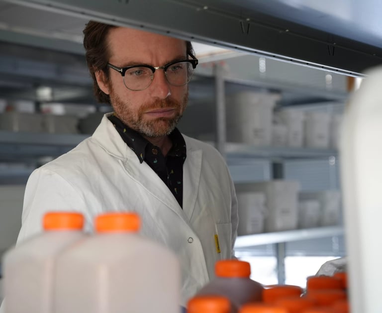Scientifique faisant un inventaire