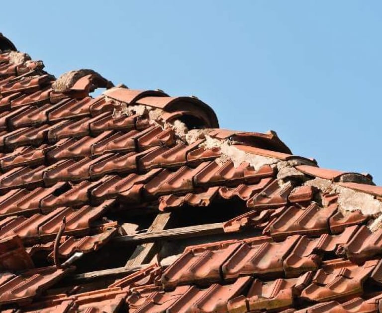 Intervention urgente pour toiture par Renov Toiture à Pau