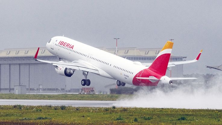 Airbus A321XLR de Iberia despegue 