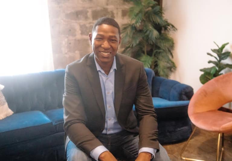 Aaron Harris, posing at a photo shoot.