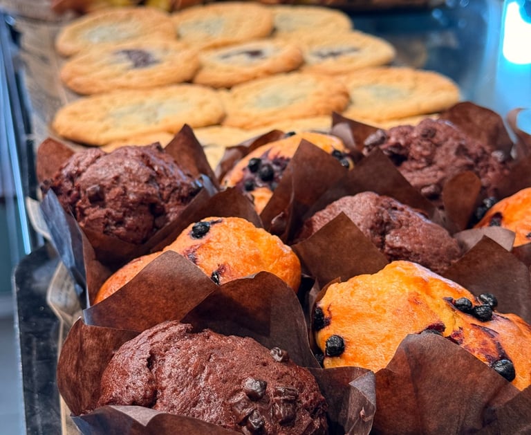 Glutenfri sjokolademuffin + Glutenfri blåbærmuffin – søt og frisk søtbakst uten gluten