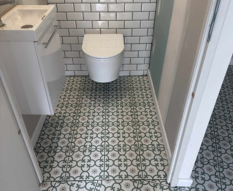 carreleur bethune, pose de carrelage tomette / Carréno et metro blanc