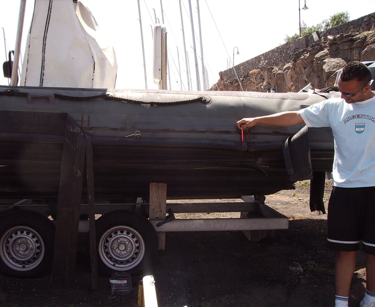 Valiant Patrol 750 con pérdida de aire bajo el cintón o banda perimetral