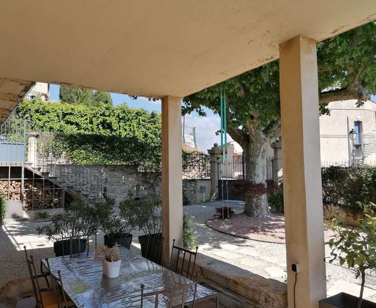 Großer, angelegter Garten. Ferienhausvermietung La Maison d'Yvette in Le Barroux, Provence, Mont Ven