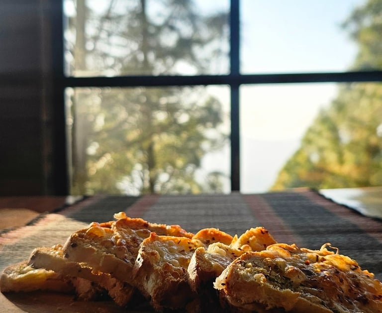 Restaurant and Cafe in Pauri