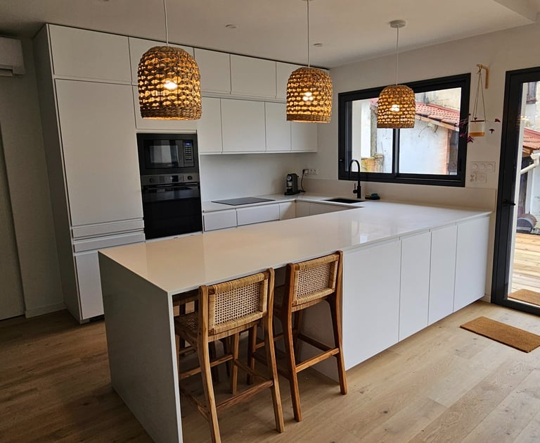 Ilot en silestone blanco zeus
