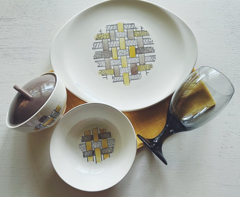 Mid Century Modern Dinnerware