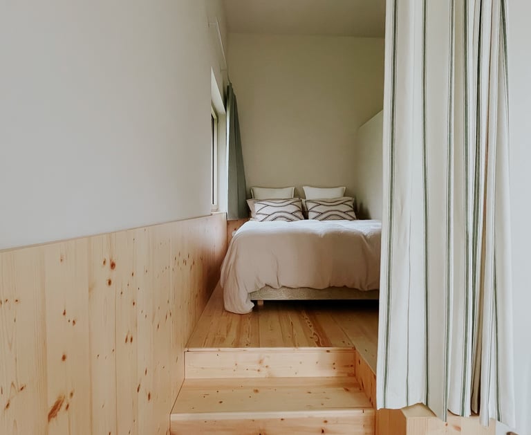 chambre cosy estrade bois