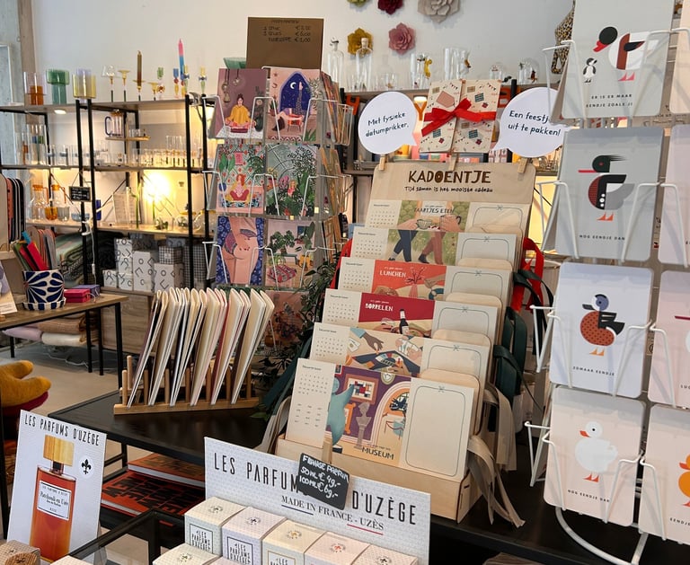 Een display met Kadoentjes in de leuke en duurzame cadeauwinkel Good Day Concept Store in Eindhoven.