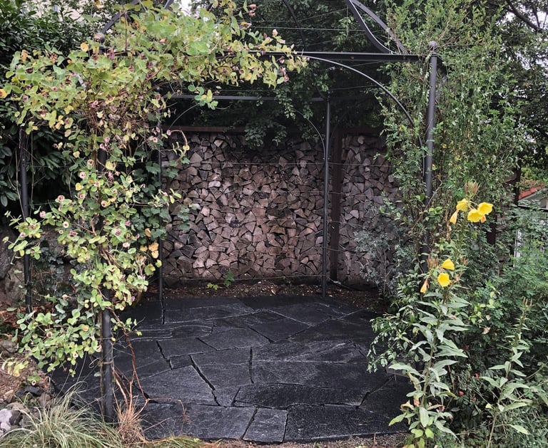hochwertige Natursteinarbeiten und Gartenplatten vo J. Landolt Gartenbau GmbH in Bülach und Umgebung
