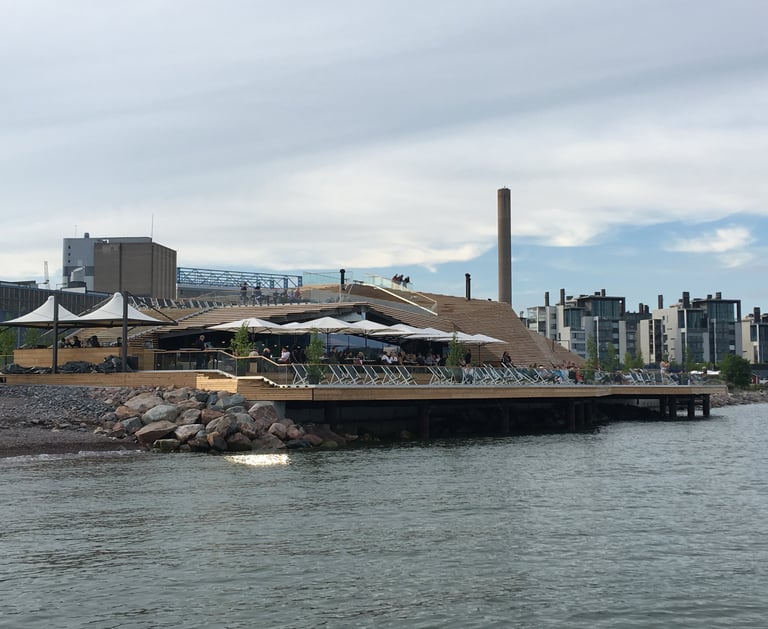 Löyly sauna by water