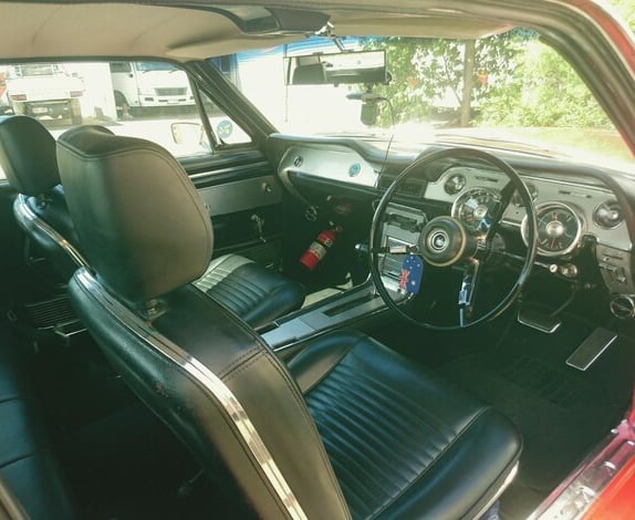 Restauration adr sellerie ford mustang shelby