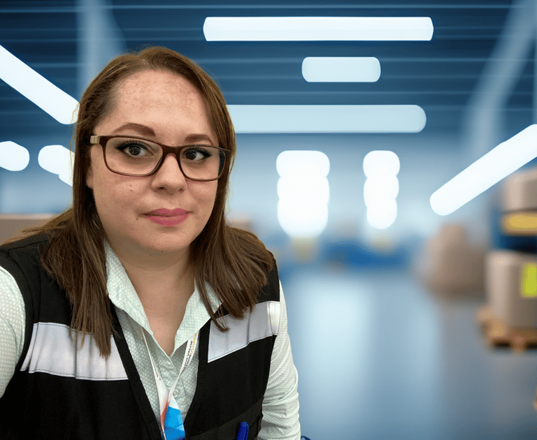 vanessa viñas diseñadora e ingeniera en un fulfilment de ecommerce