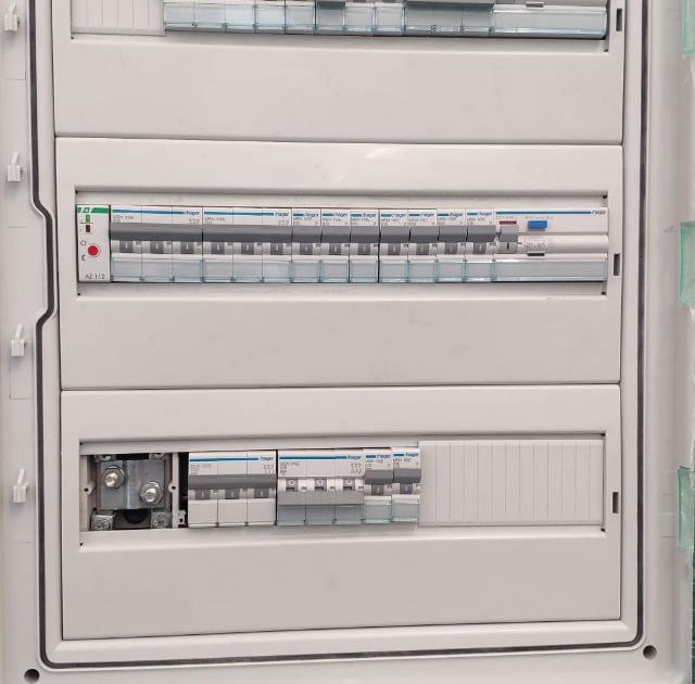 большой электрический щиток