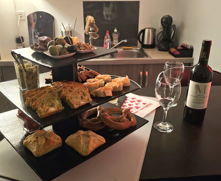 Gîte de luxe avec spa et sauna à Strasbourg - Hôtes et Demeures - Apéritif Dinatoire