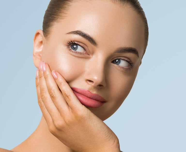 a woman with a pink lip and a pink lip