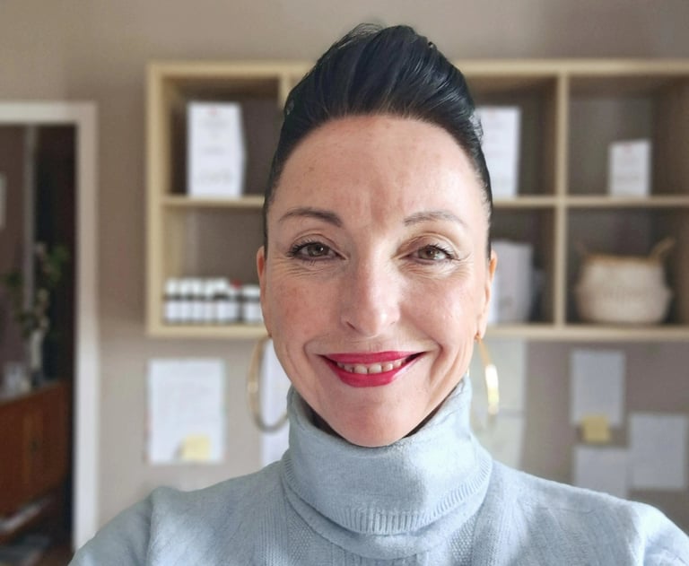 Sylvie Salvazes créatrice d'Élixirs Floraux