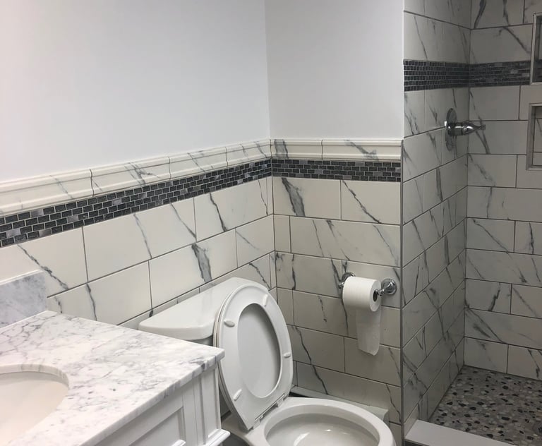 RR Construction Bathroom White