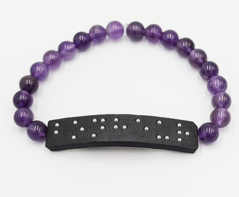 Bracelet perle Améthyste, avec plaque braille Bonheur