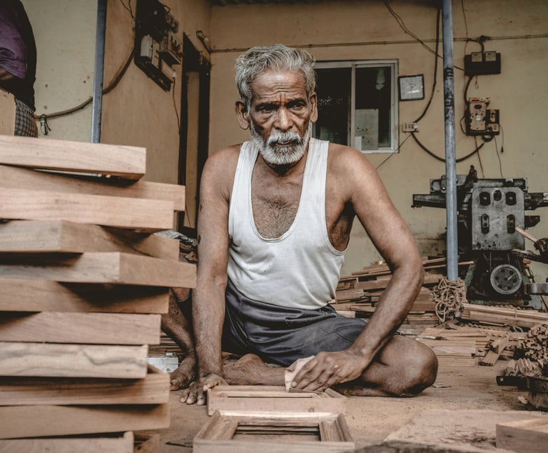 indian wooden artisan