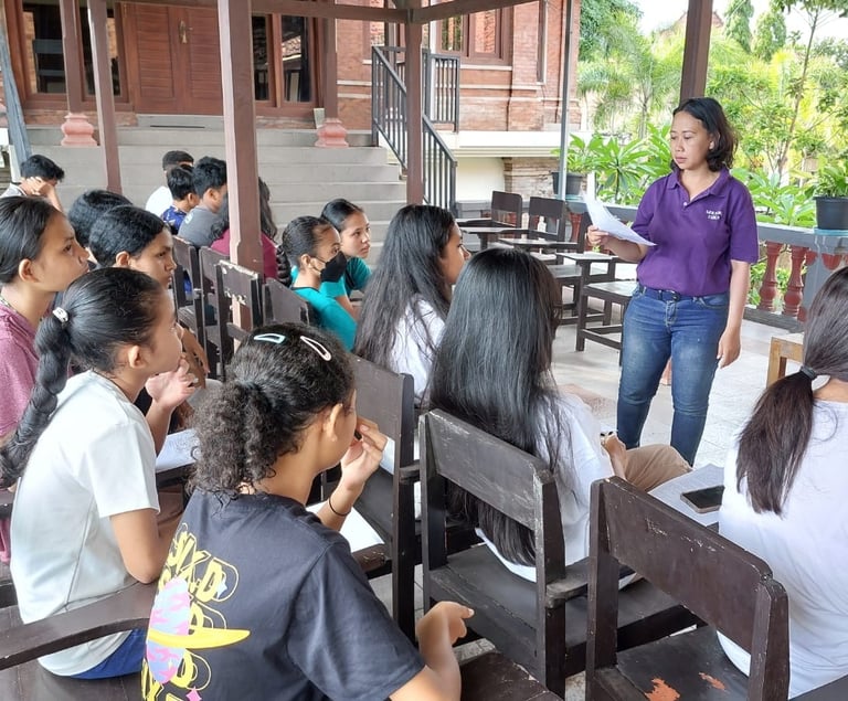 Latihan Kelompok Binar