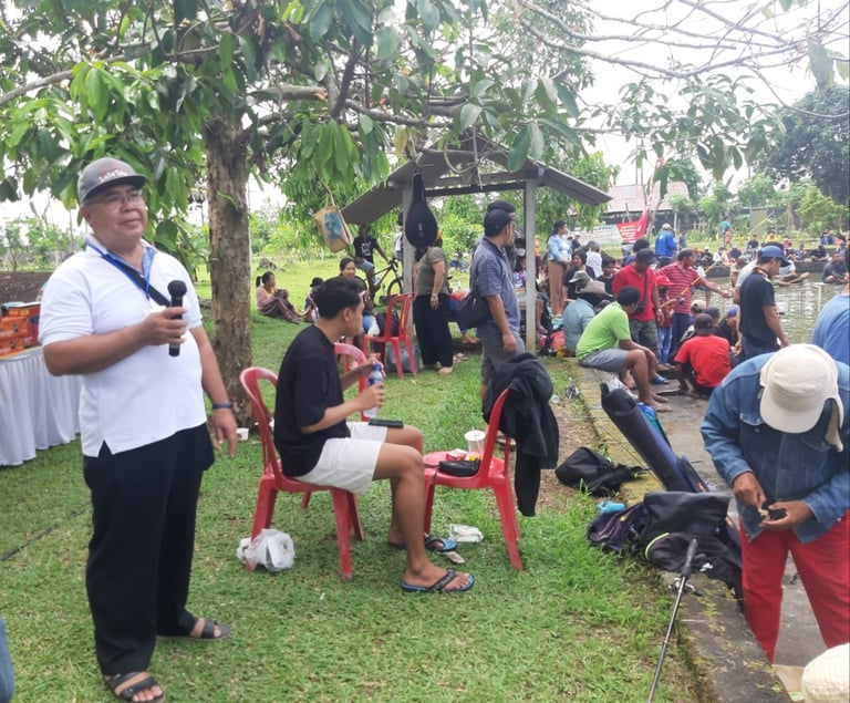 Ketua Panitian, Bapak Nyoman Aloysius MemberikanPengarahan