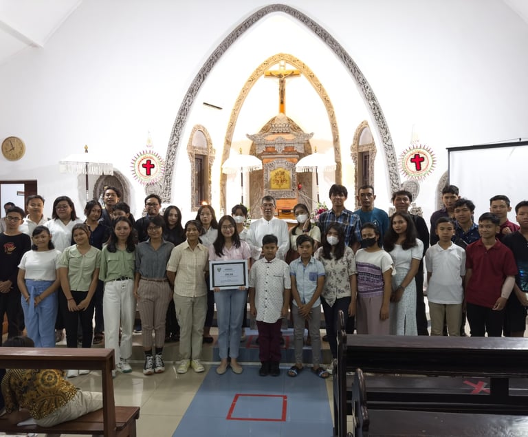 Areka Santo Oscar bersama Romo Widastra SVD