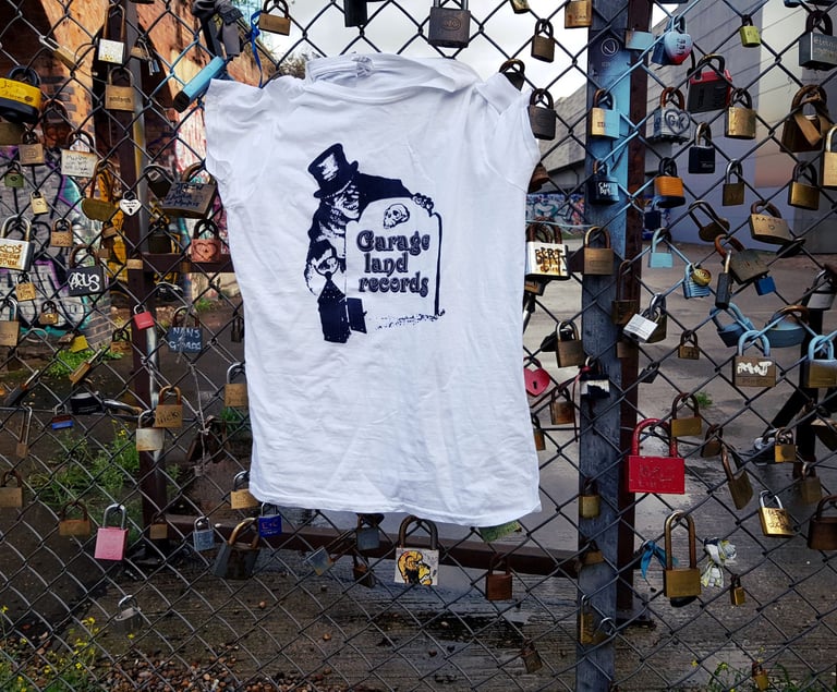 T-shirt with label logo on a background of padlocks