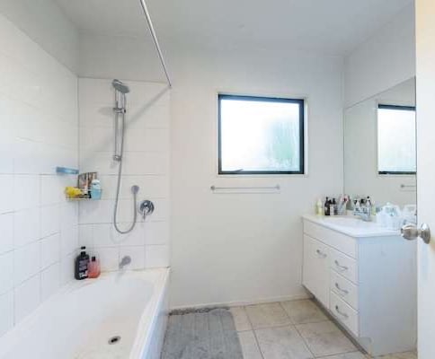 Bathroom renovation Mt Wellington before - Revive Builders Auckland