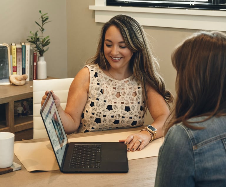 Innovadora Marketing crafting social media campaigns for brand growth