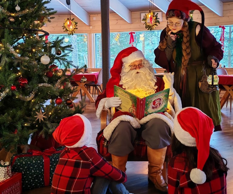 Joulupukin ja joulumuorin tapaaminen