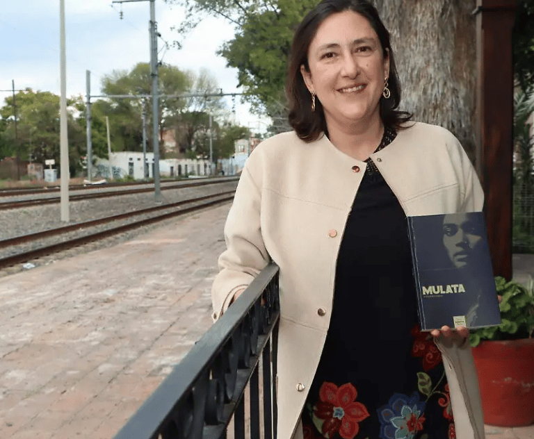 La Escritora Queretana Ale Lobato y su Novela de Ficción histórica Mulata