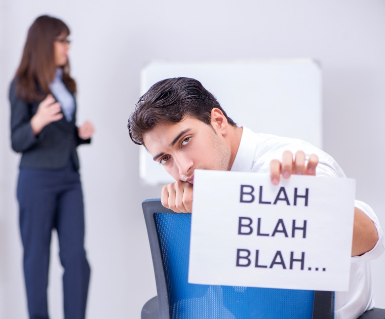 comment résoudre les conflits au travail sans mettre l'autre sur la défensive