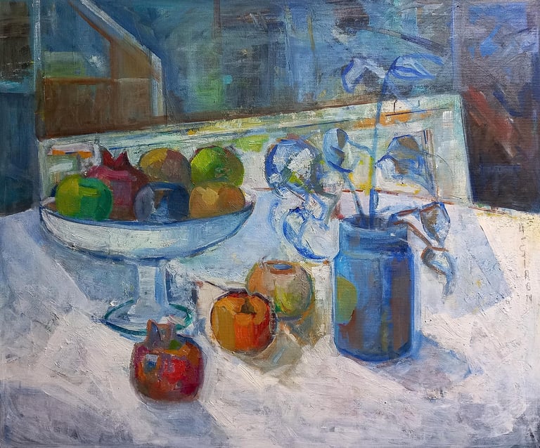 Frasco azul y frutas, óleo del artista pintor Argi Girón. Fruits still life oil artist painter