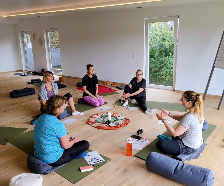 Gruppengespräch beim Human-Design-Workshop