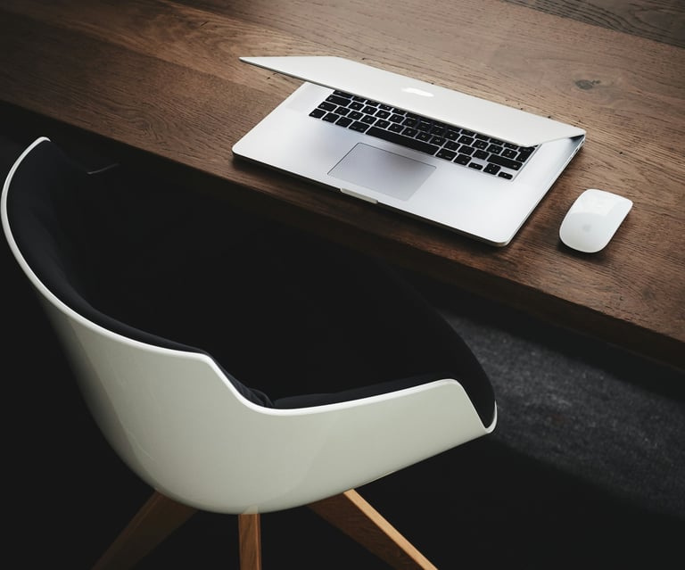 Comparativa entre agencia, consultor y CMO fraccional frente a CMO interno