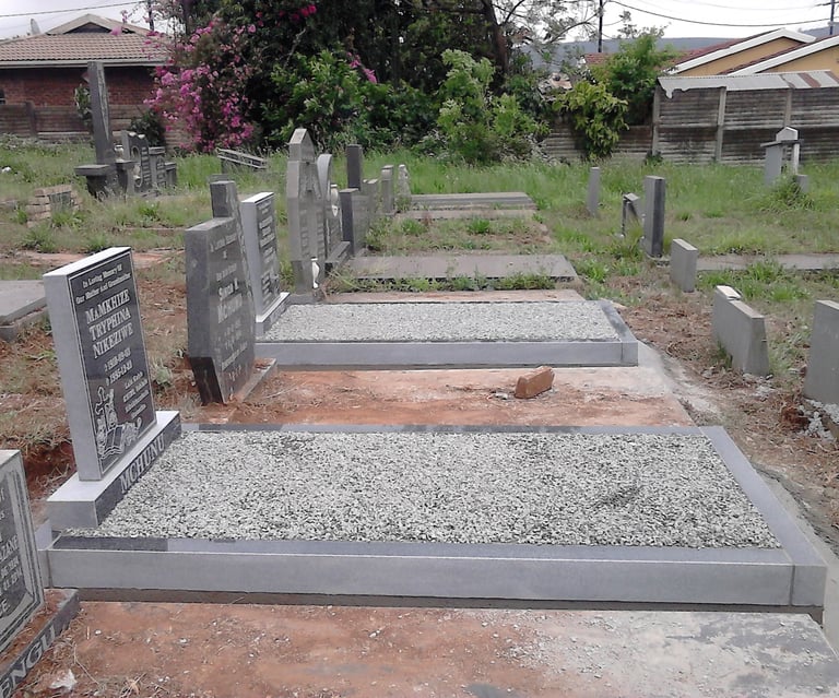 A Tegg's floor and chips fitted with a BSQ headstone at Mt Rise cemetery