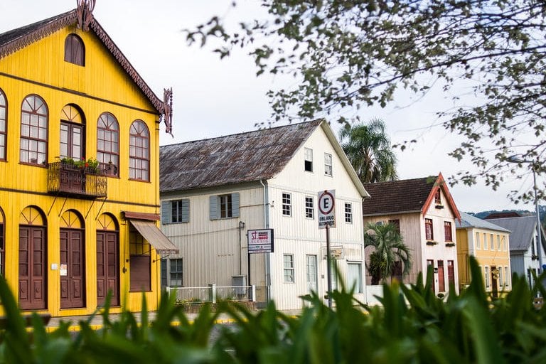 imagem do centro histórico da cidade de Antônio Prado, na imagem casas