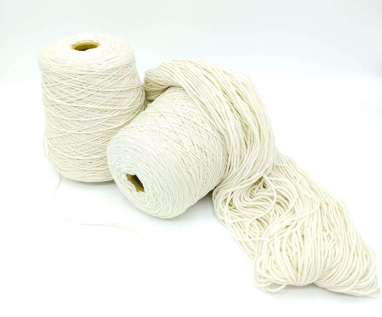 fil laine mérinos non teint teinture végétale artisanale sourcée en france