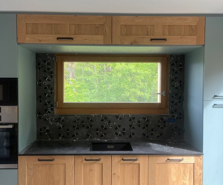 Confiez vos travaux intérieur et extérieur à un artisan carreleur à Village Neuf